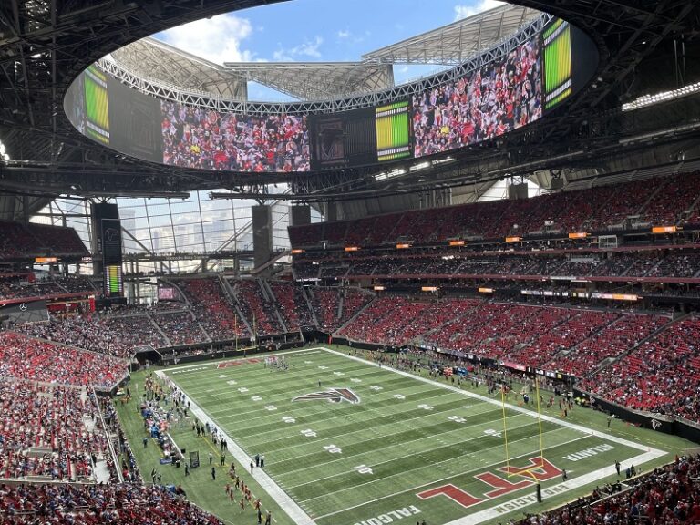 Mercedes-Benz Stadium, Atlanta Falcons football stadium - Stadiums of ...